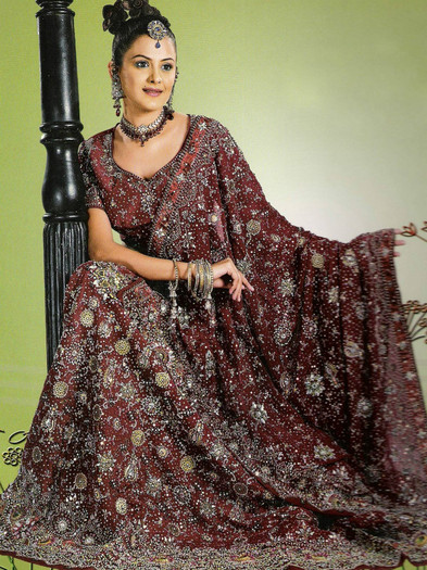 Picture-caption - sari-uri