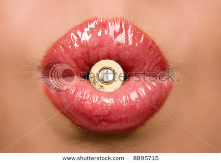 stock-photo-beautiful-woman-holding-a-shell-in-her-lips-simbolising-a-danger-8895715 - Buze