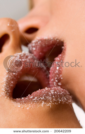 stock-photo-closeup-of-pair-girl-lips-with-sugar-kissing-20642209 - Buze