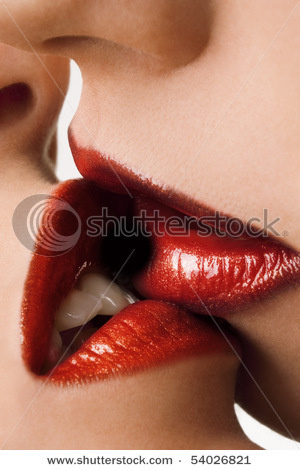 stock-photo-closeup-of-pair-women-mouths-kissing-54026821 - Buze