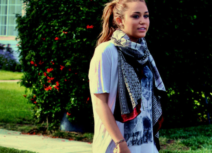 Miley Cyrus (44) - x - Miley Cyrus oo1