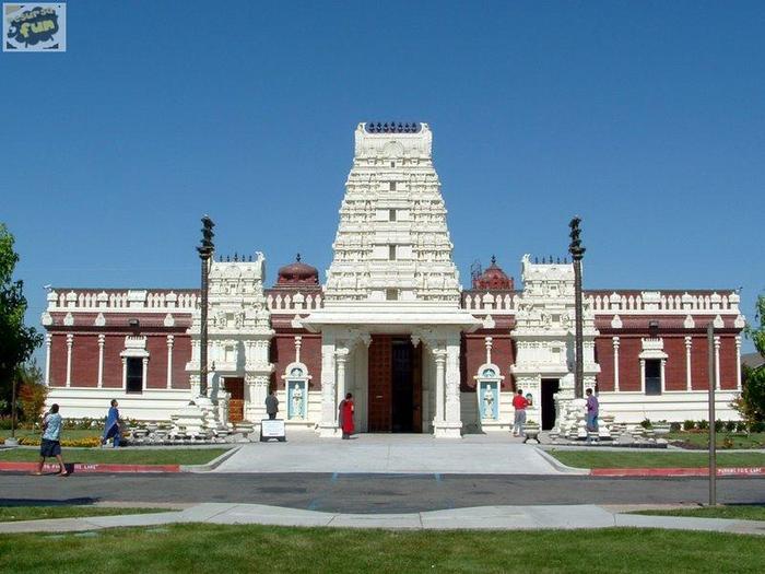 28030513_UWYPBVLWU - temple din india