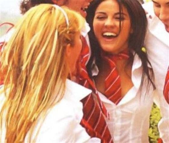 ATgAAADnmw-jh6gvCyB-W4iF3CSg2bQYUhF-j3k-DSnEN6gsSxfwHnVAULLmTXpwZEvphNWBAiDo35JYtqdobzJLCMzsAJtU9VCK - 00 Mia Colucci si Lupita Fernandez