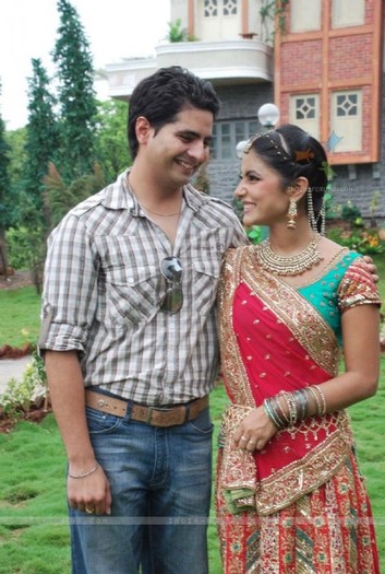 HINA19 - HINA KHAN AND KARAN MEHRA-AKSHARA AND NAITIK