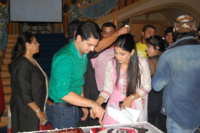 264995_235512279812058_121899731173314_950986_4775959_n - HINA KHAN AND KARAN MEHRA-AKSHARA AND NAITIK