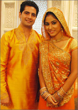 40021_143403179022969_121899731173314_339703_4584287_n - HINA KHAN AND KARAN MEHRA-AKSHARA AND NAITIK