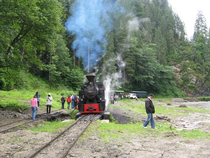 Mocanita se alimenteaza cu apa.. - Maramures Valea Vaserului