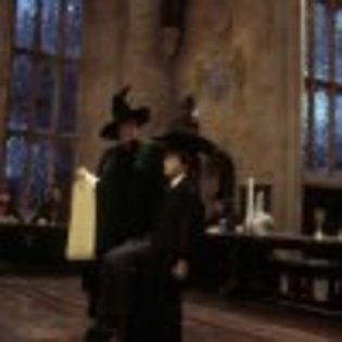 MV5BMTMwOTMzNzkxNV5BMl5BanBnXkFtZTYwMzY0NTg3._V1._CR87,0,326,326_SS100_ - harry potter 1