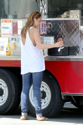 normal_001 - At a trendy food truck with Tish in Culver City