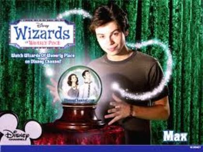 Max Russo Wallpaper Nou 2 - Magicienii din Waverly Place