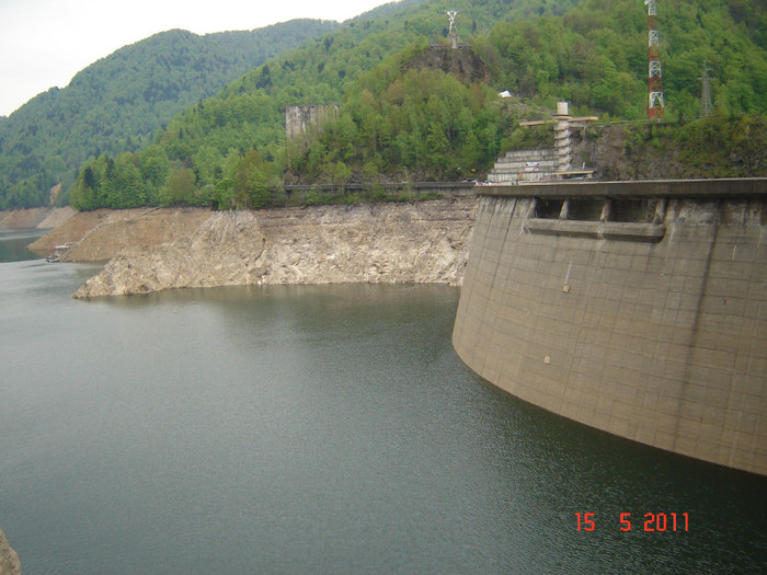 DSC00121 - Dans Pitesti si excursiea de la lacul Vidraru 2011