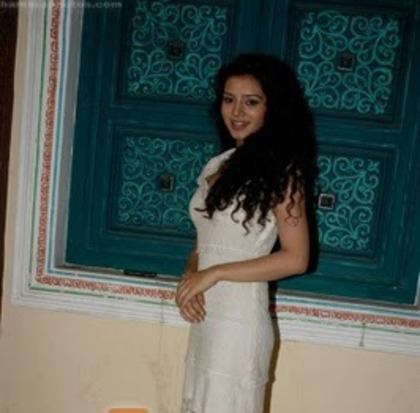 Sukirti-Kandpal-Wallpapers