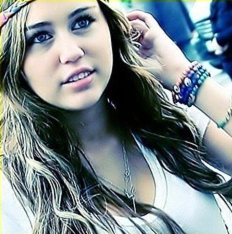 Miley Cyrus (78)