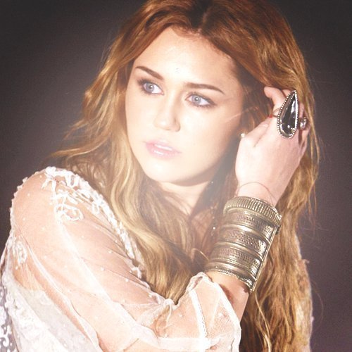 Miley Cyrus (137)