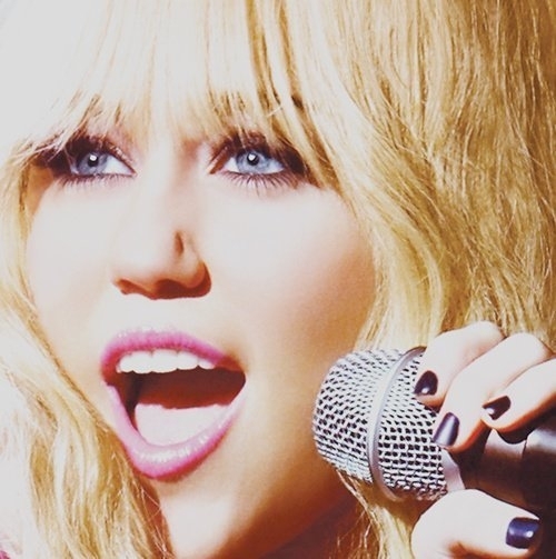 Hannah Montana (10) - x - Hannah Montana