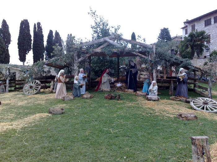 capanna nascita Gesù - ASSISI SAN FRANCESCO E LORETO PLUS LORETO DECEMBRIE 2011