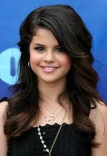 Selena Gomez - cat la suta o iubiti pe selena