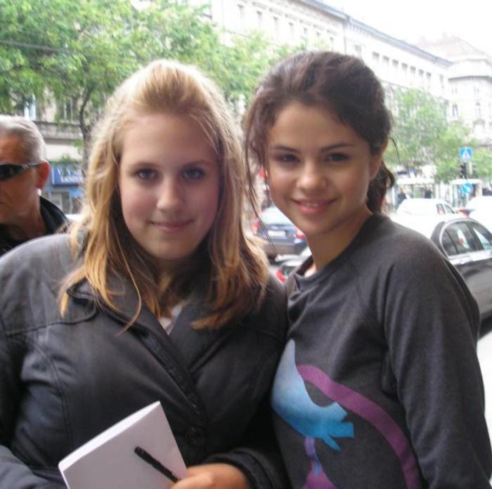 selena-monte-carlo-fan (1)