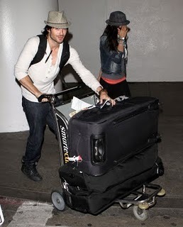 ian-somerhalder-nina-dobrev-LAX-07062011-06