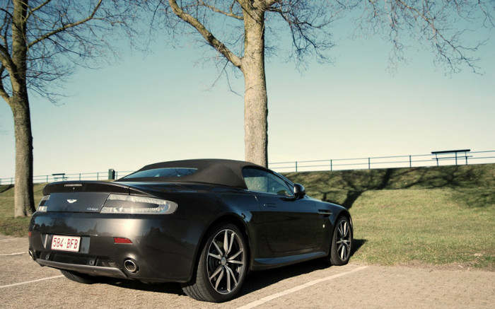 Aston Martin V8 Vantage Roadster - Masini