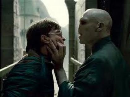 008 - Harry Potter si Talismanele Mortii 2010-2011