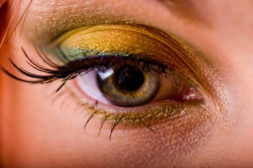 ochii-de-culoare-galben%u0103-alc%u0103tuiesc (1)