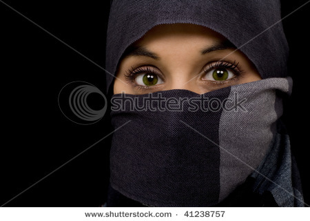 stock-photo-arabian-young-beautiful-green-eyed-woman-41238757