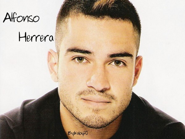 Alfonso_Herrera_1248372404_2