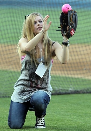 dodgers22 - AvRiL LaViGnE