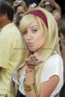 28634048_OOOAJAQLF - ashley tisdale