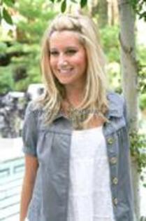 28634127_QUTHICXKR - ashley tisdale