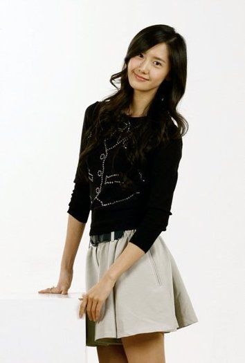 16160_328386280507_328376675507_10013122_4454445_n - Yoona