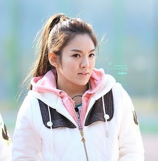 Hyo_stare
