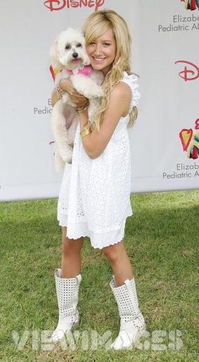 5336_ashley_tisdale_1181847877 - club ashley tisdale