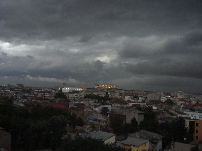 S-A INTUNECAT TOTUL!!!! - FURTUNA IN BUCURESTI