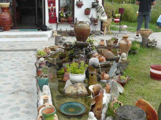 P1010531; Vase din lut de vanzare expuse in fata celui mai drag magazin noua
