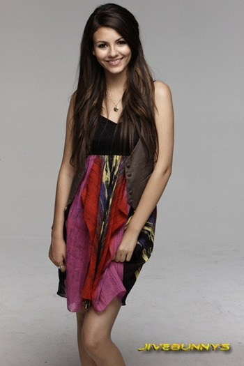Victoria-Justice-3-victoria-justice-21997819-550-824 - Victoria Justice