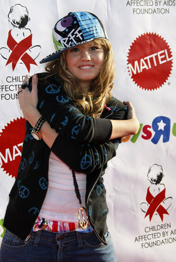 Debby Ryan Celebrities Arriving 16th Annual LjDXTD9KSHhl - debby rian