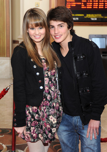 Debby Ryan Premiere Lionsgate Relativity Media HmzUTKykUdrl