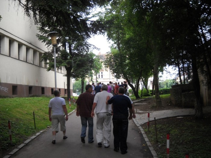 Nu se mai termina coloana........ - ADUNARE GENERALA UNIUNE 2011