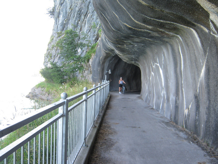 tunelul pentru biciclisti - Hotel-service cazare ieftina in Austria