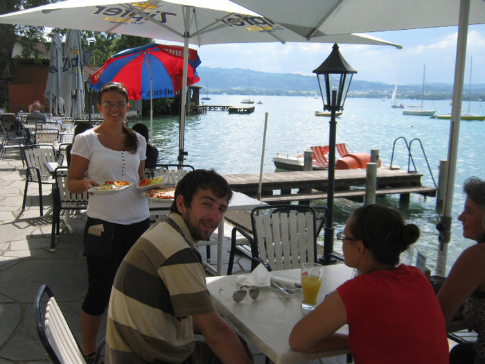 attersee- Doris ne serveste