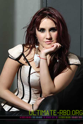 fm4akg - Cat la suta sunt fana Dulce Maria