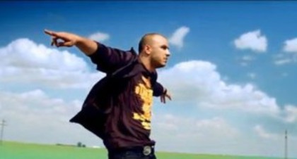 Guess-Who-feat.-deMoga-%E2%80%93-Tot-mai-sus-300x162[1]