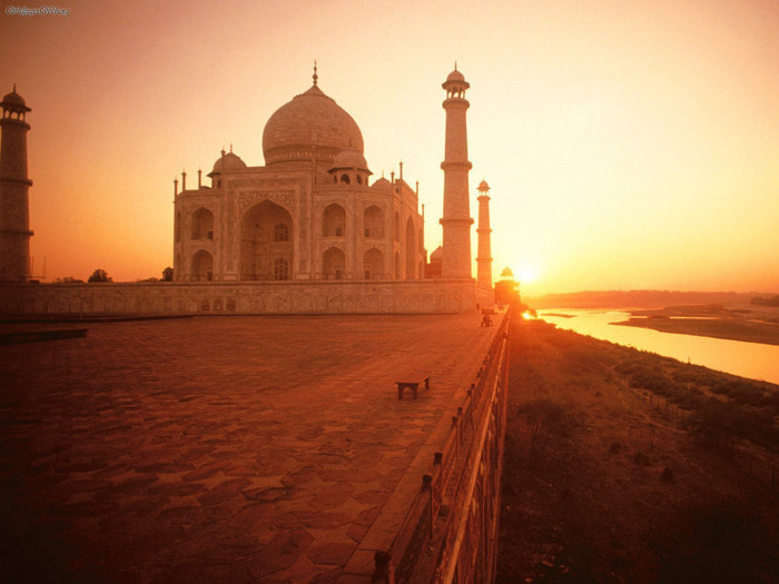 The_Taj_Mahal_at_Sunset_India
