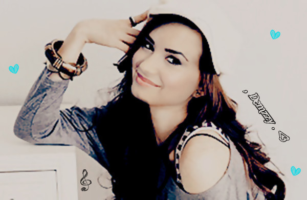 25778434_AYKGKHMSE - glitery demi lovato