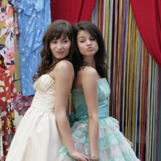 demi-selena-300x300 - selena and demi