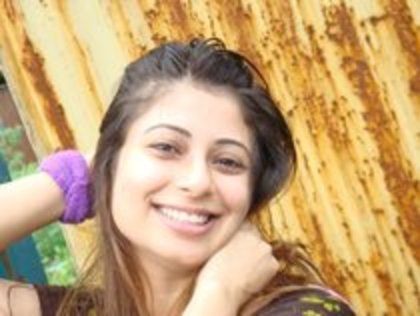 23285873_BTVYWLPYR - zeenat