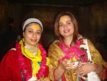 25090992_RVZNZJMLA - zeenat