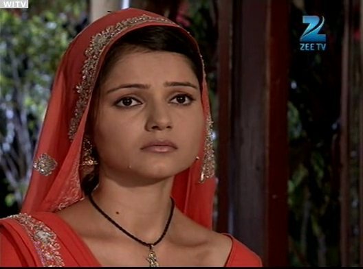 269727_142366519176183_100002085074971_274018_4836385_n - radika choti bahu 2